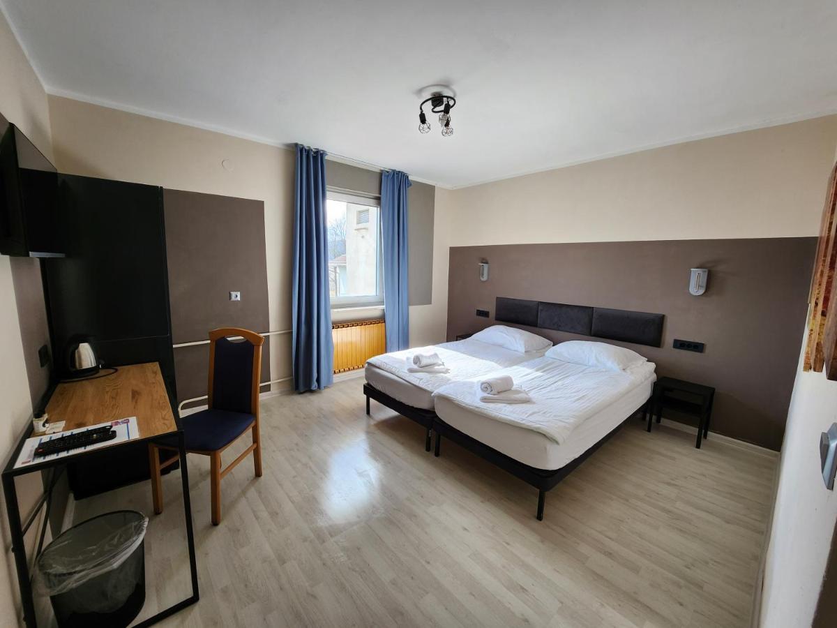 Pension Knafel Zirovnica Exterior photo